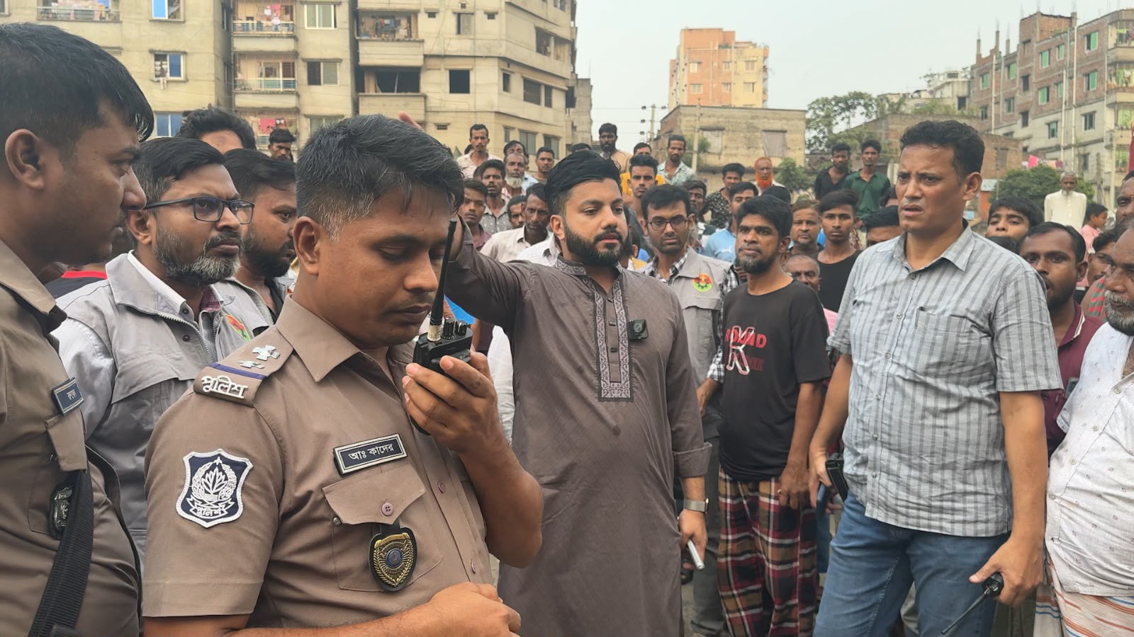 মাদকের আস্তানায় প্রতিমন্ত্রী ইশরাকের অভিযান, আটক ৬