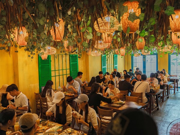 Ăn Thôi Restaurant