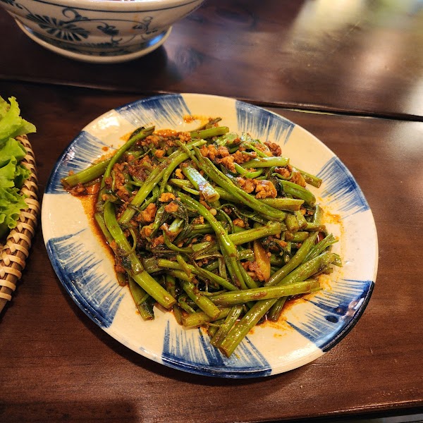 Ăn Thôi Restaurant