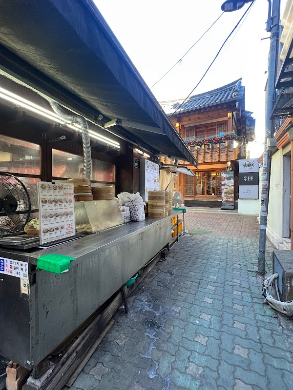 Bukchon Son-mandu