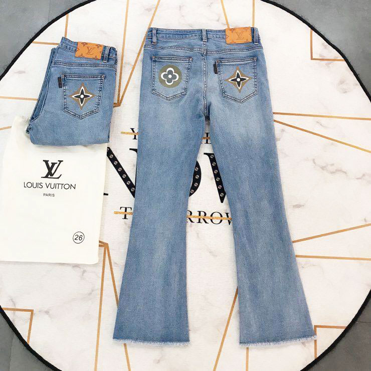 Áo khoác jeans nữ LV dáng rộng hoạ tiết Monogram xanh khuy vàng đồng   lien fashion