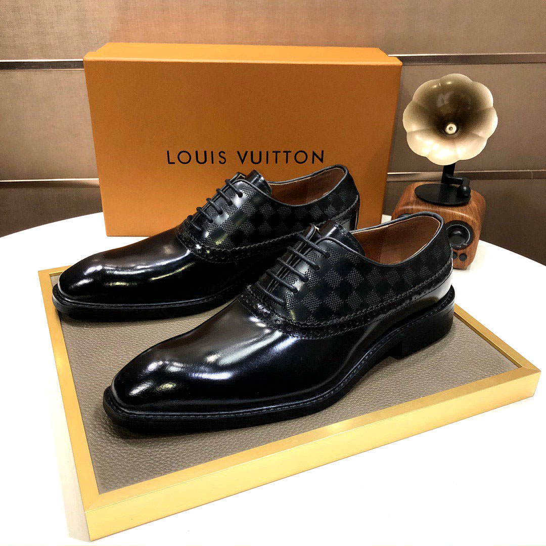 Hướng dẫn cách check giày Louis Vuitton chính hãng