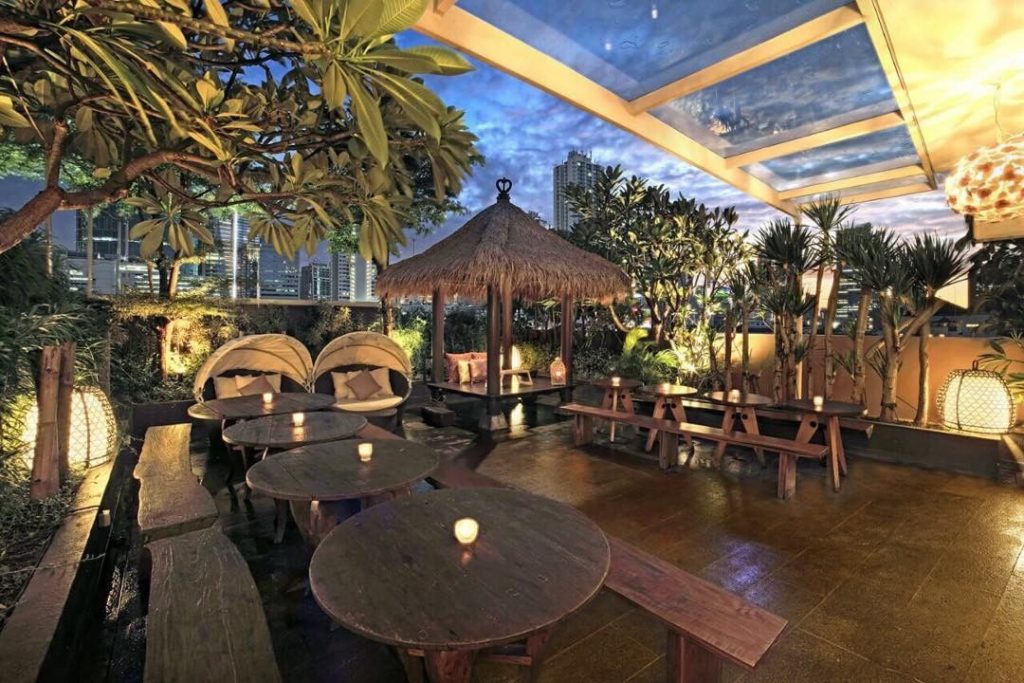 8 Tempat Makan Di Jakarta Dengan Nuansa Romantis Dan View Keren