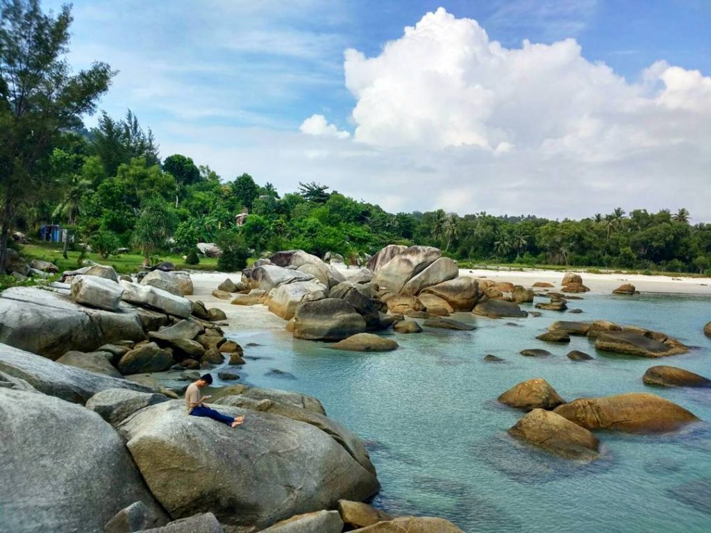 16 Destinasi Wisata Pulau Bangka Yang Tiada Duanya