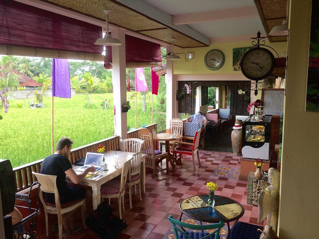 15 Cafe Bali Dengan Pemandangan Sawah Yang Bakal