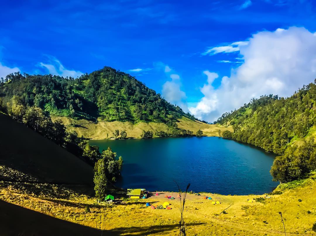 13 Danau Terindah Di Indonesia Yang Harus Kamu Kunjungi