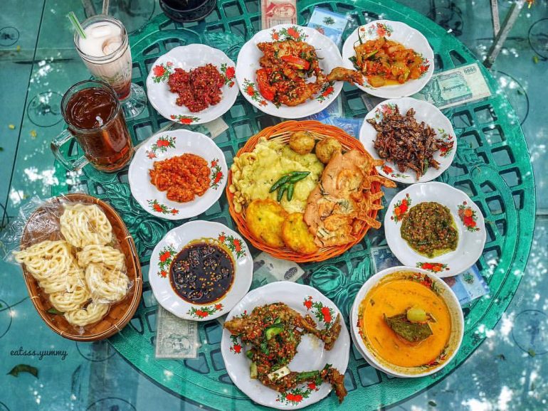 11 Tempat Makan Nuansa Alam Di Jakarta Yang Sejuk Dan Asri