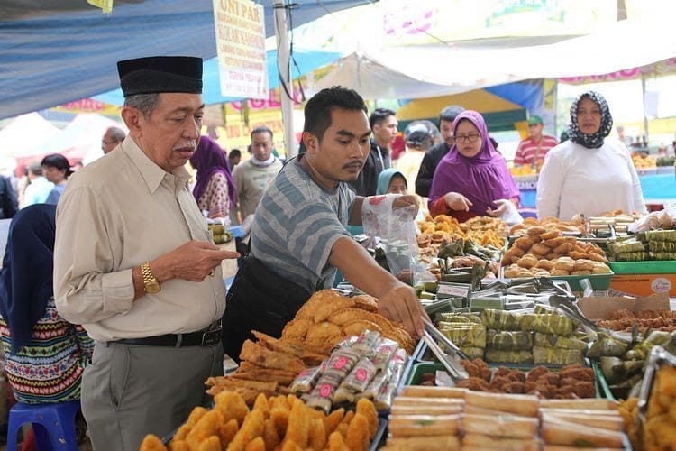 8 Pasar Kaget Ramadan di Indonesia, Tempat Berburu Takjil 