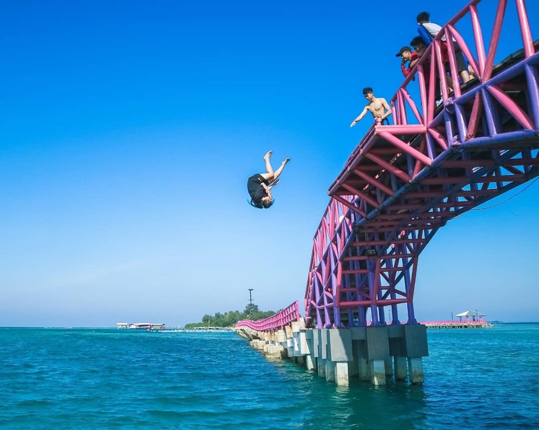 pantai di sekitar jakarta