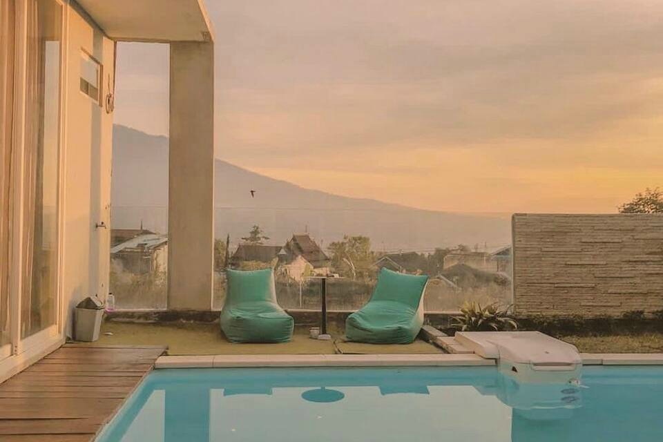 Airbnb Instagenik Dengan Panorama Pegunungan Di Malang