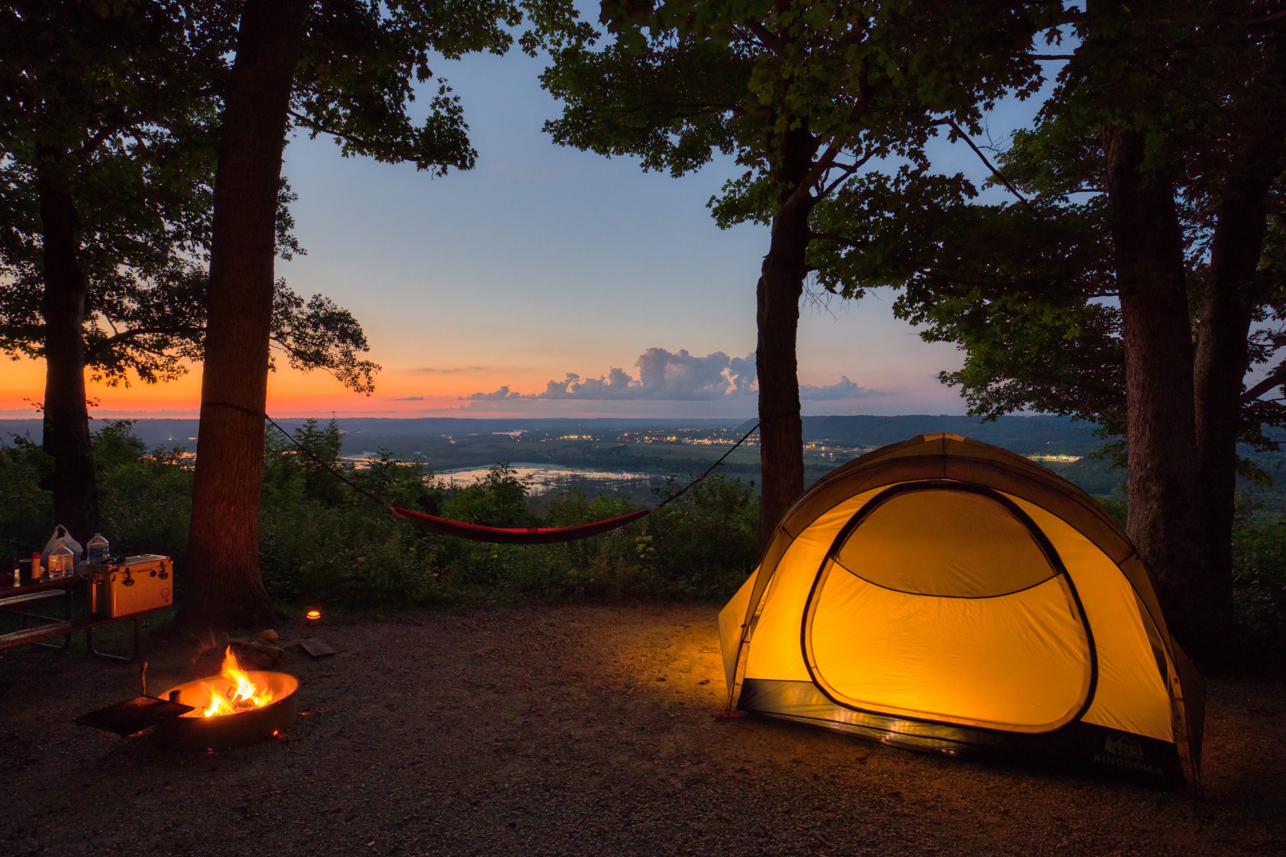 Perlengkapan camping - Tenda dan matras