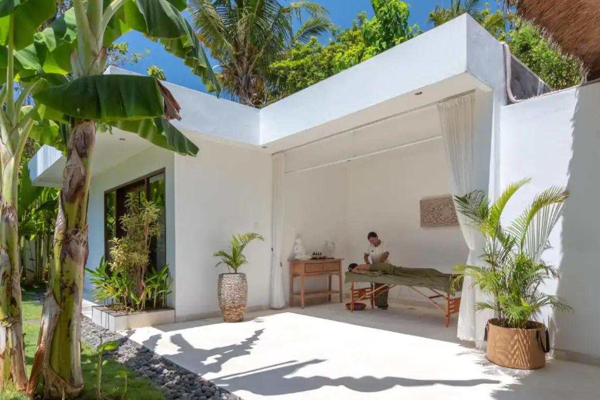 7 2 Villa Hidden Pearl with private cook and pool By Airbnb