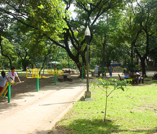 manila parks picnic - Tripzilla Philippines