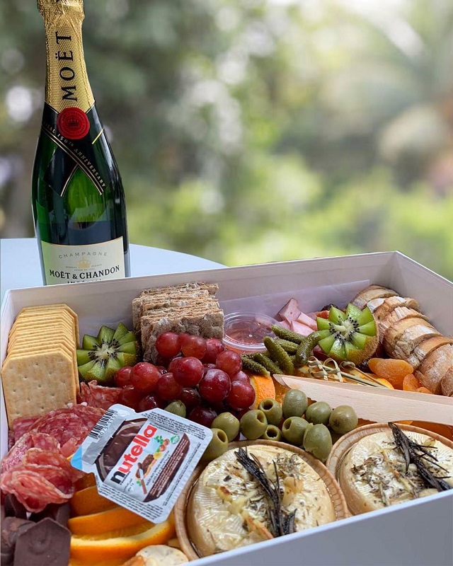 where to buy party trays