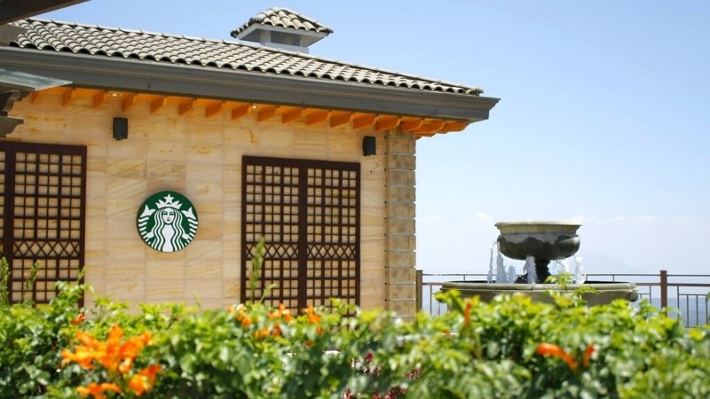 Prettiest Starbucks in the Philippines: Twin Lakes