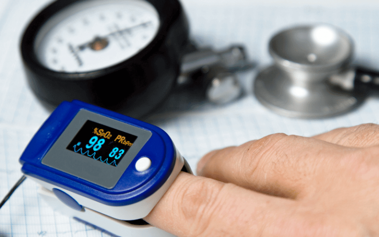 pulse oximeter is one of the covid home essential items