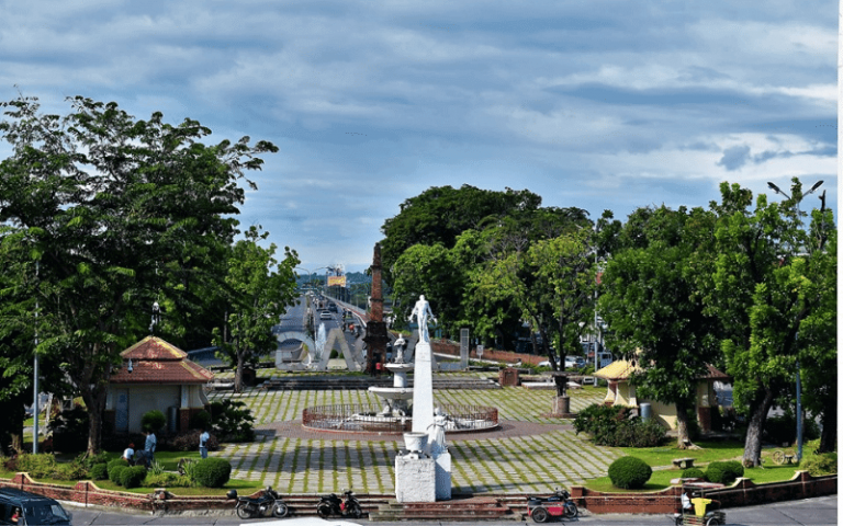 where to live in the philippines laoag