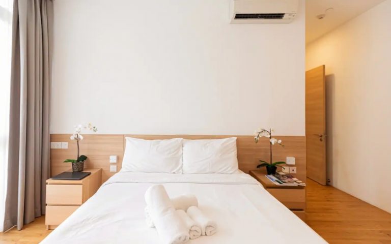 singapore airbnb