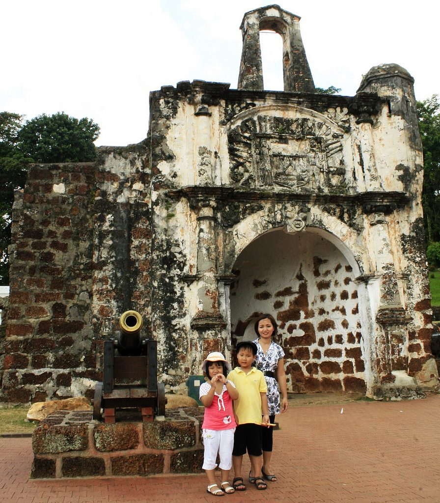 địa điểm du lịch Malacca - Pháo đài Bồ Đào Nha Famosa