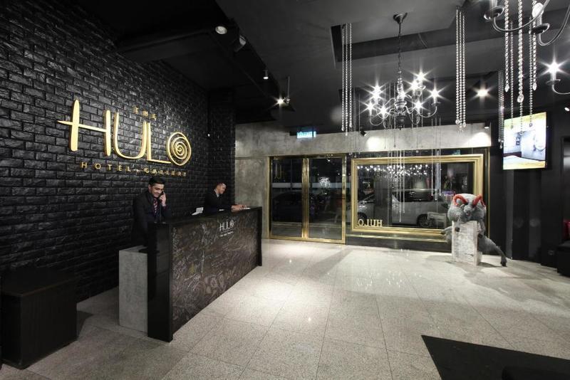 The Hulo Hotel & Gallery