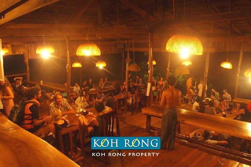 Chơi gì ở Koh Rong Sky Bar