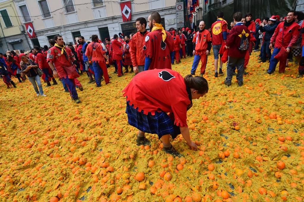 Lễ hội ném cam tại Italia