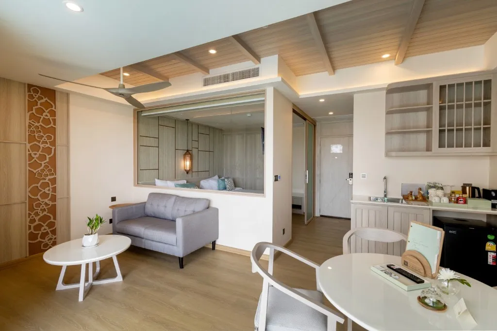 SEASIDE TWO-BEDROOM POOL SUITE