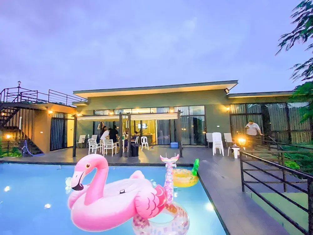 Modern Italian Pool Villa 5