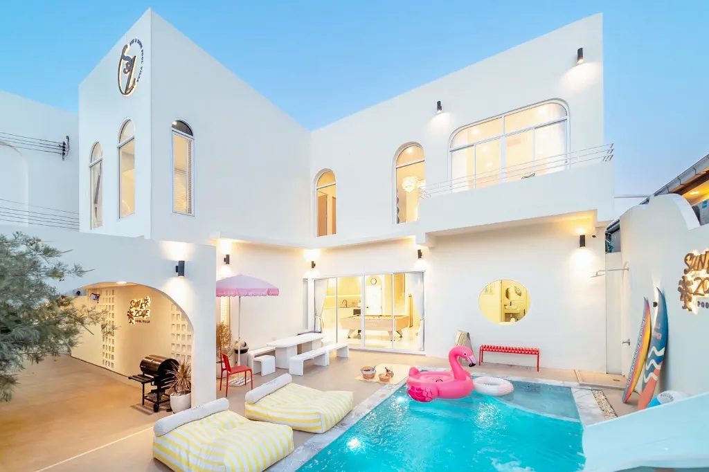 Sun&zone pool villa