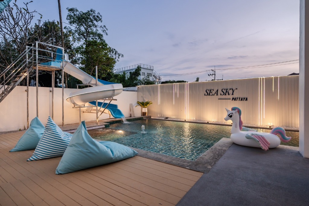 Sea Sky Pool villa