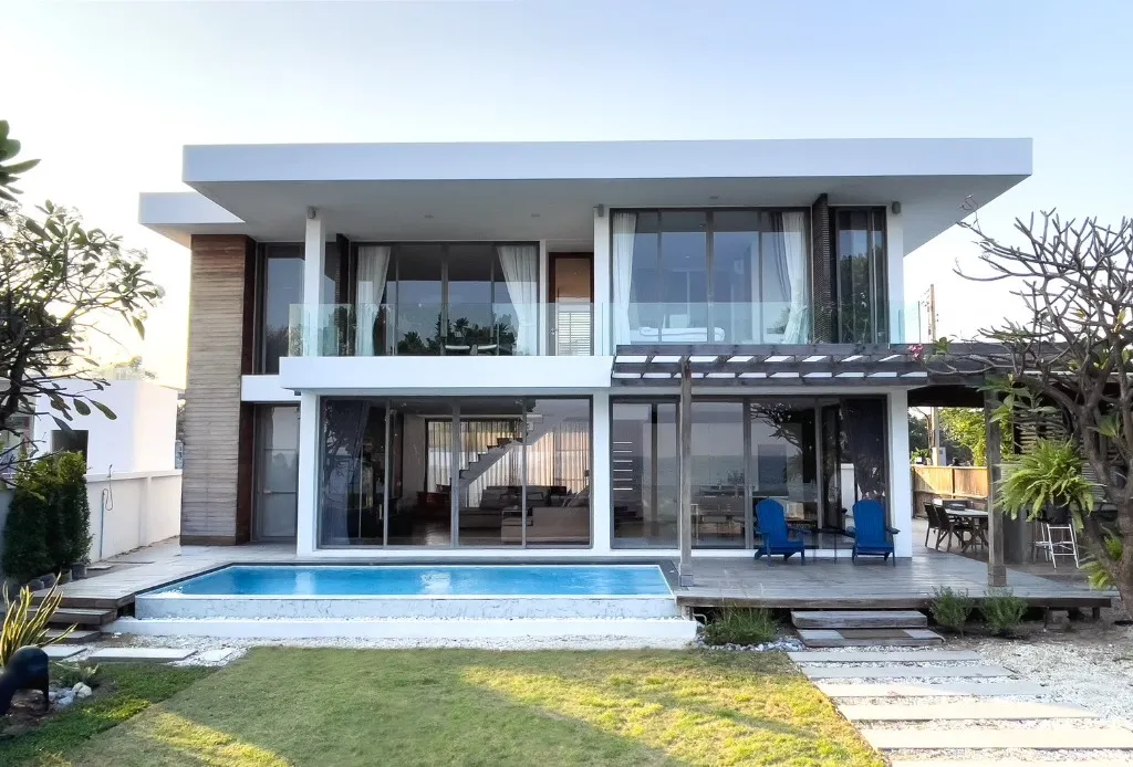 Lomme Private Beach House