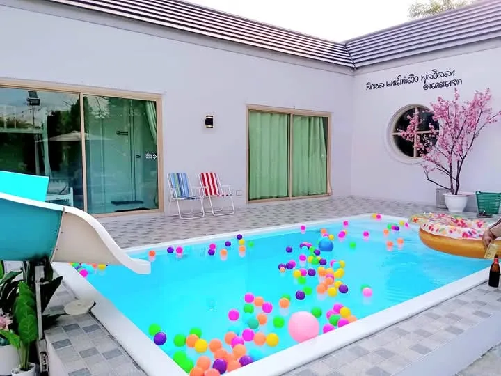 Pixel​ mountain​ view​ pool​villa​