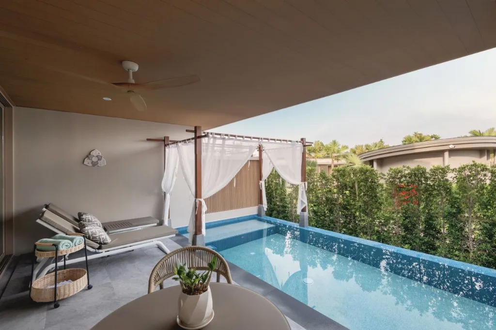 POOL SUITE