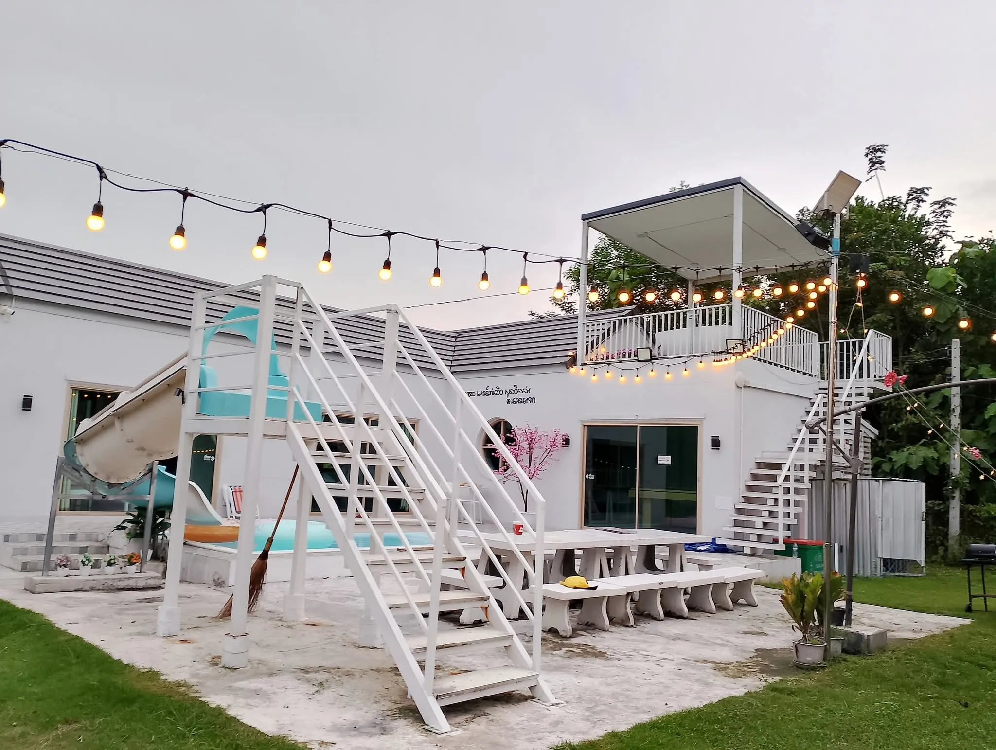 Pixel​ mountain​ view​ pool​villa​