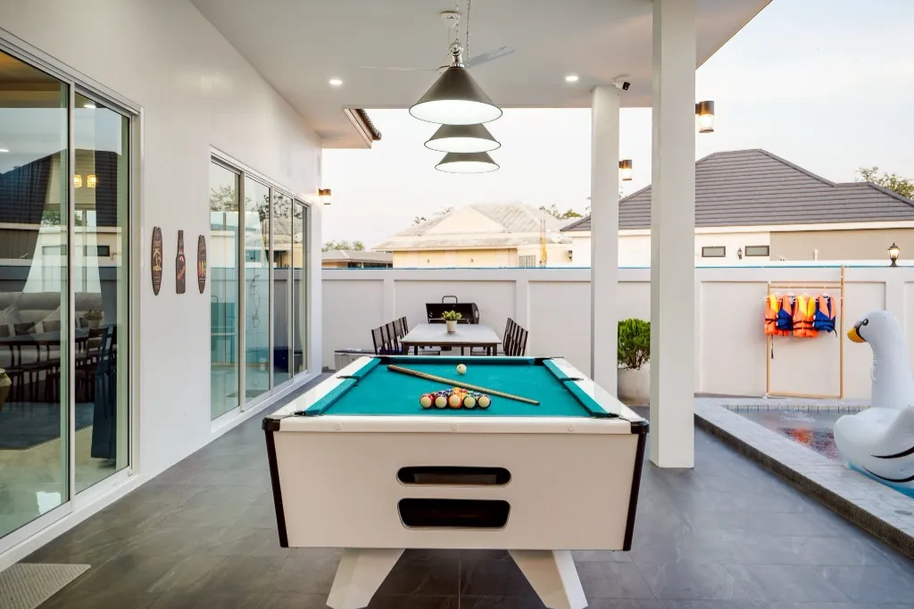 U can see pool villa