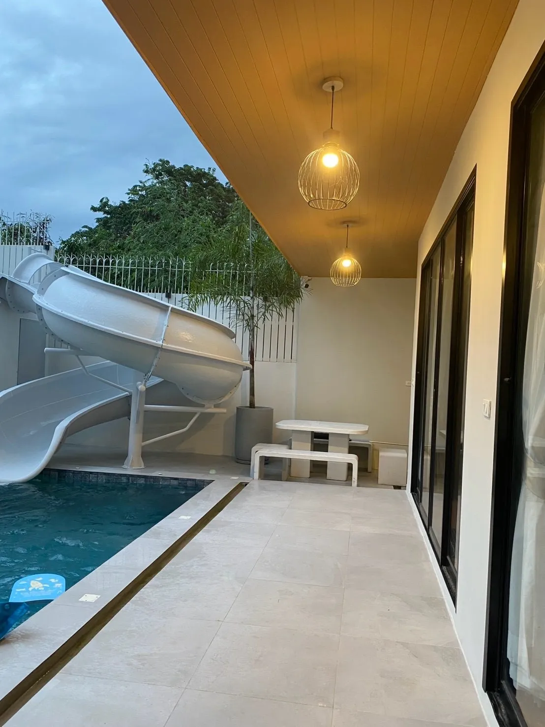 BLUE WHALE Pool Villa Pattaya