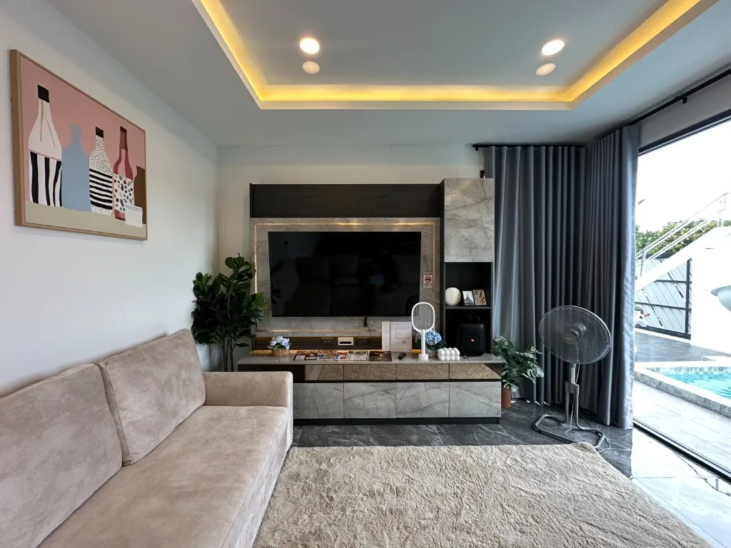 Ticha Pool Villa Bangsaen