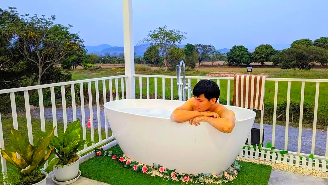 Pixel​ mountain​ view​ pool​villa​