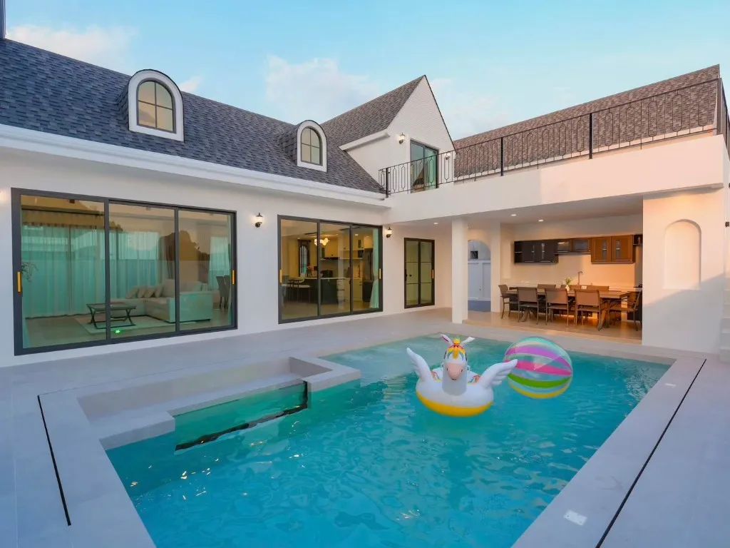 Castle Hills villa