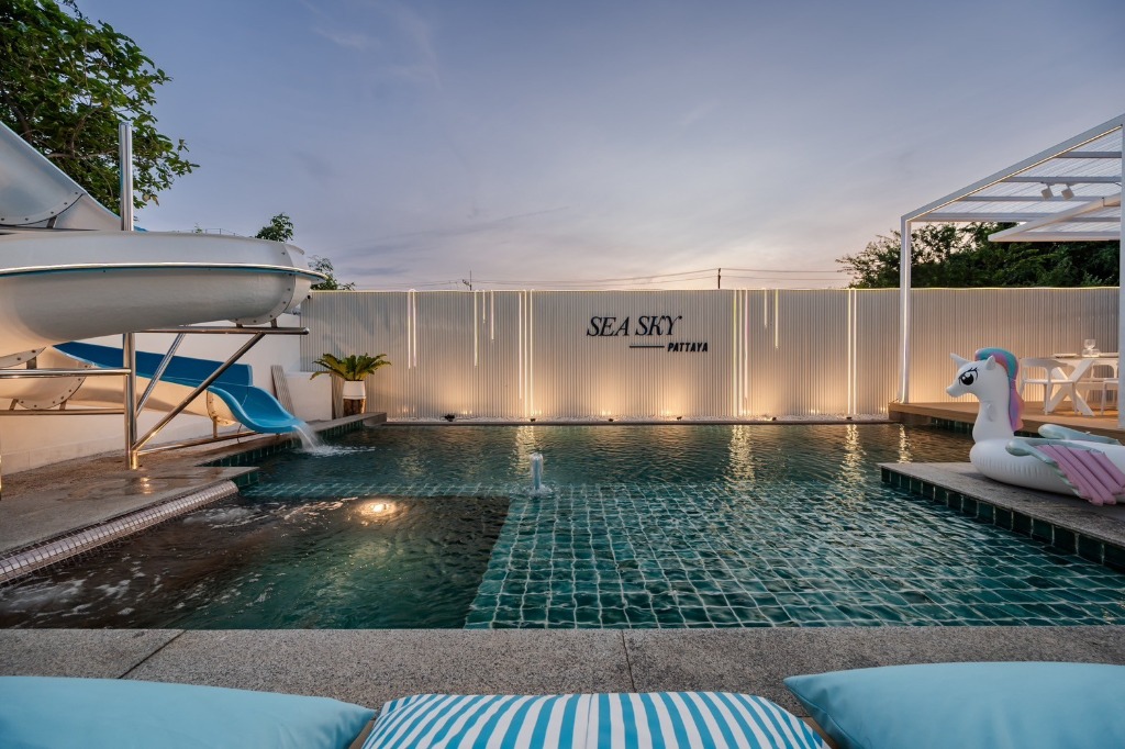 Sea Sky Pool villa