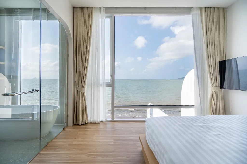 Sea breeze Beach front poolvilla