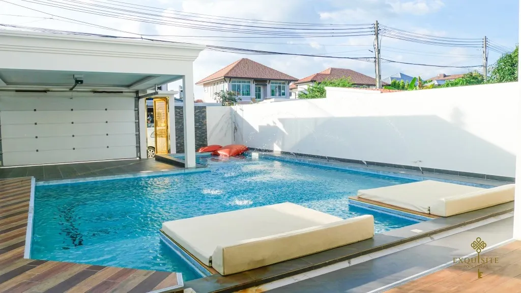 Exquisite pool Villa J
