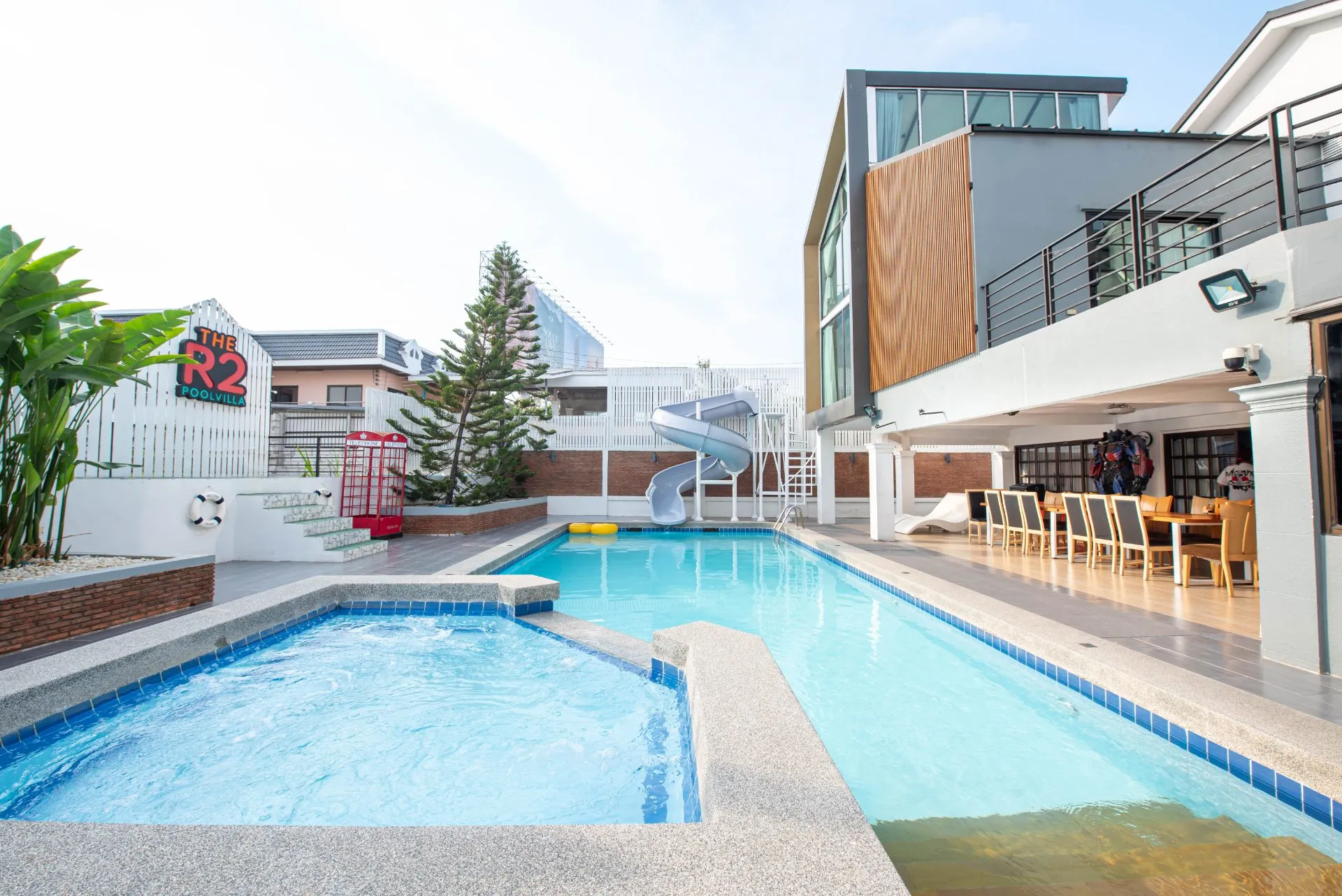 The R2 Poolvilla