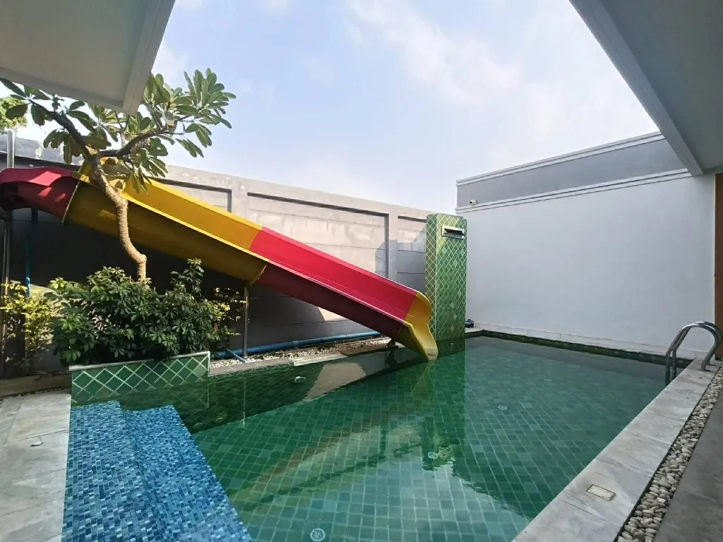 The H pool villa