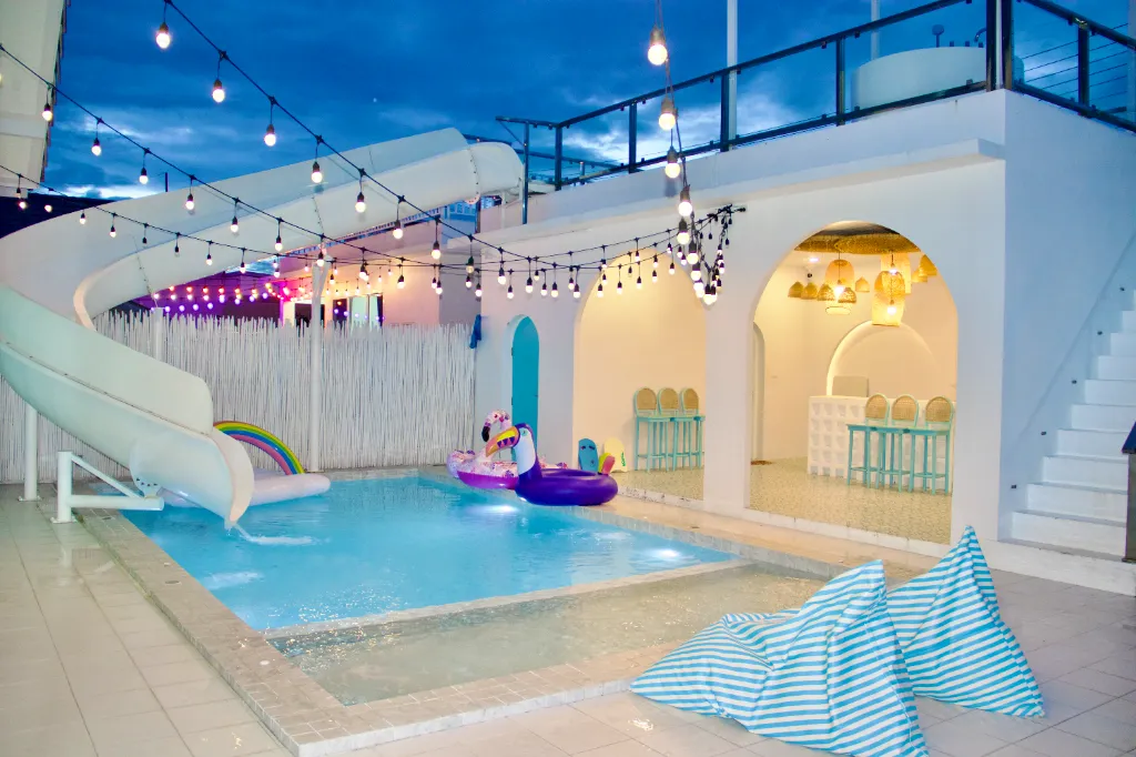 Chern mar pool villa