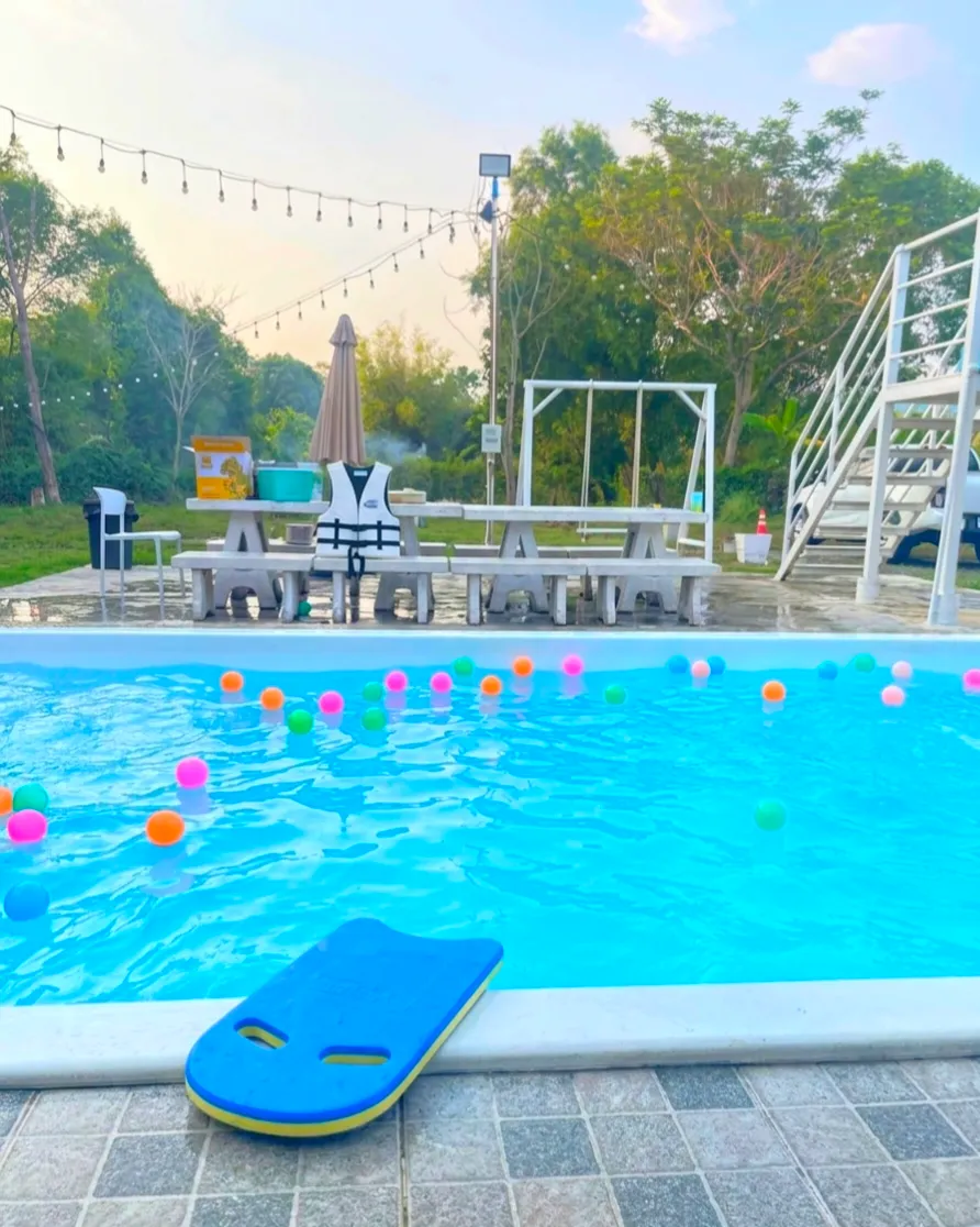 Pixel​ mountain​ view​ pool​villa​