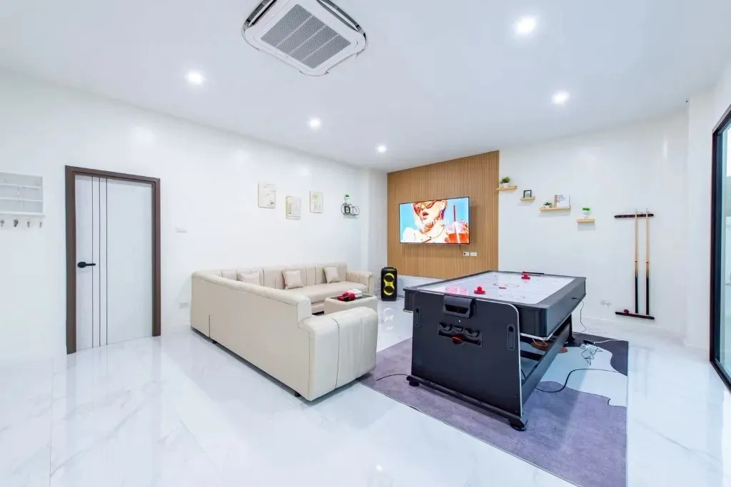 Panmora poolvilla (สัตหีบ)