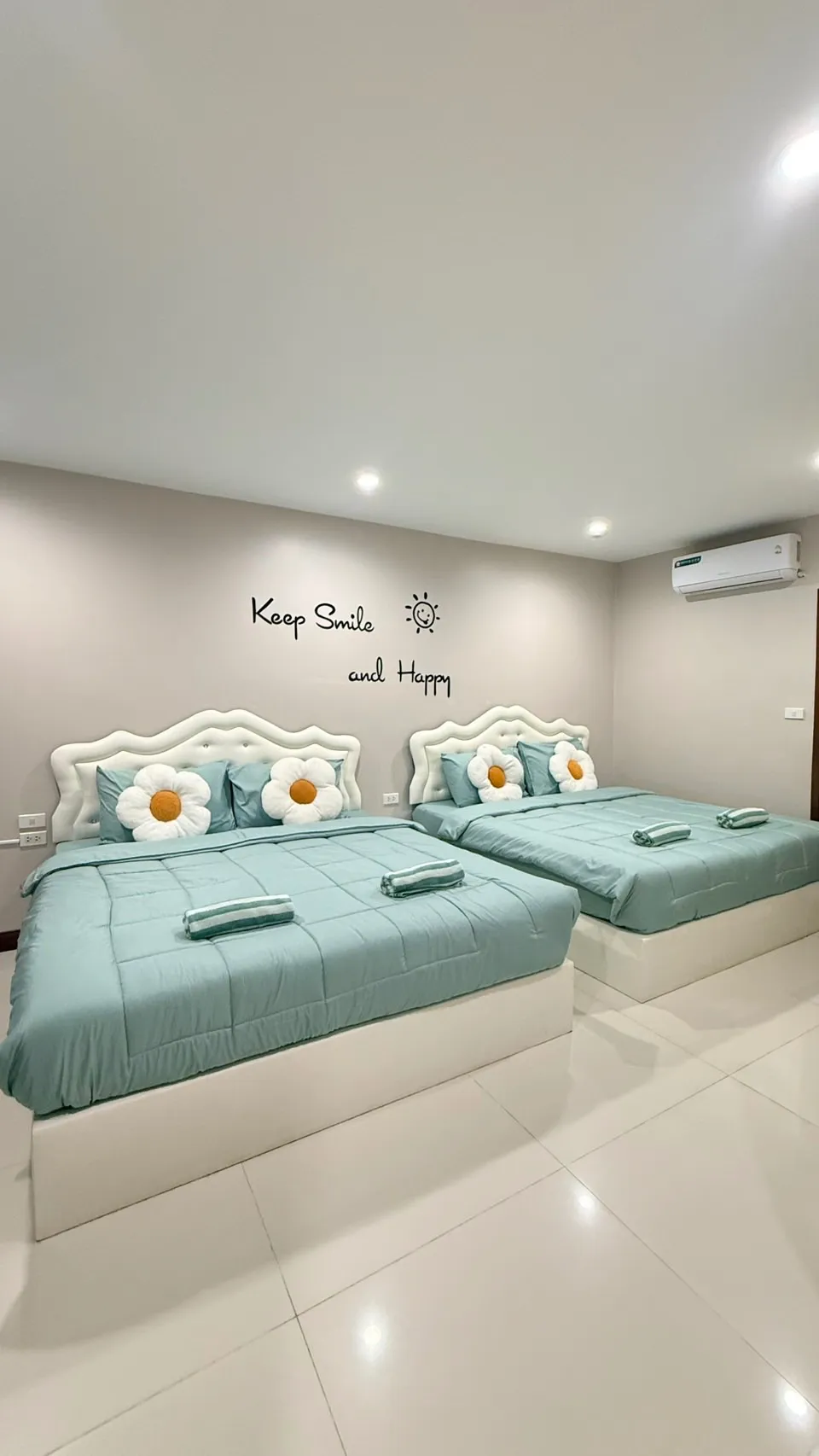 Smile poolvilla by N