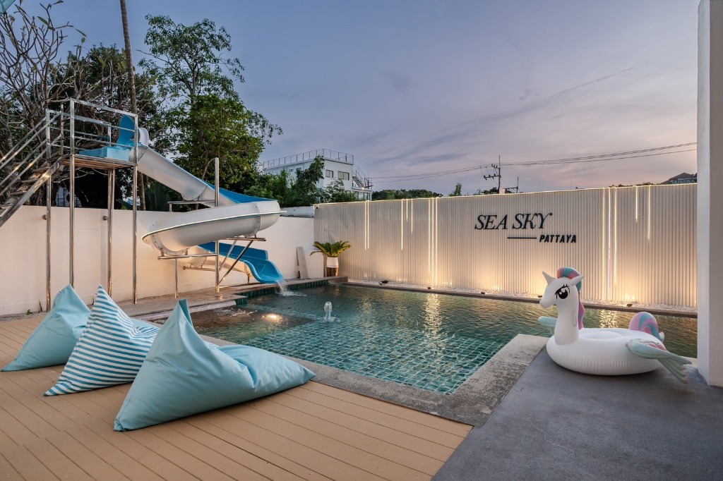 Sea Sky Pool villa