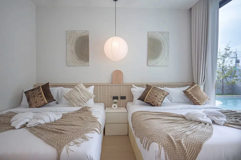 Monique ชะอำ